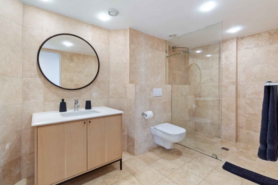 2 Bedroom Property for Sale in Sea Point Western Cape